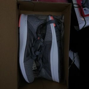 Adidas Bounce Sneakers